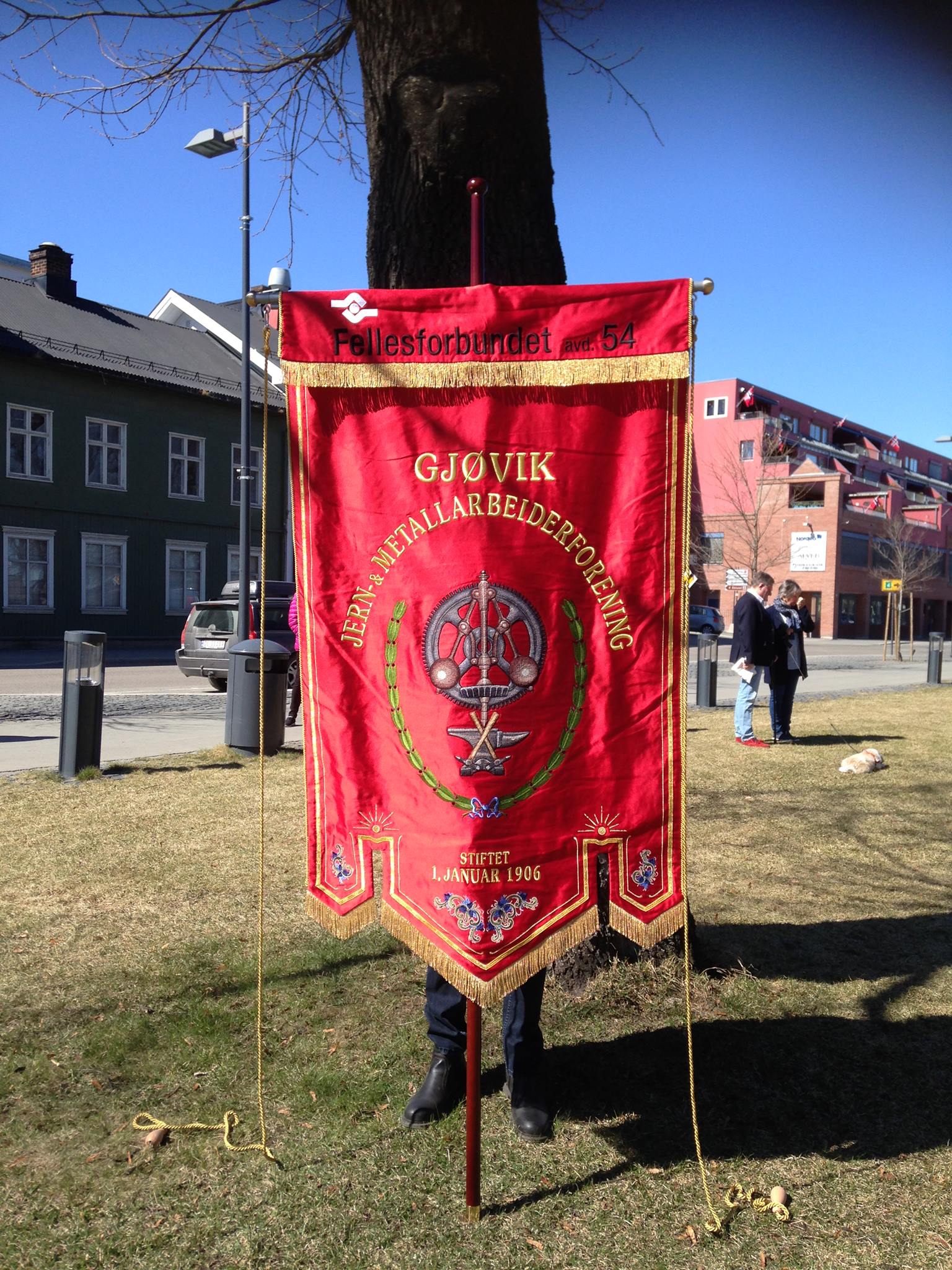 Fellesforbundet avd. 54 Banner. Gjøvik, Jern- & metallarbeiderforening, stiftet 1. Januar 1906